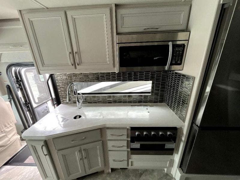 2023 Fleetwood RV 2023 Fleetwood RV Bounder - thumbnail 31