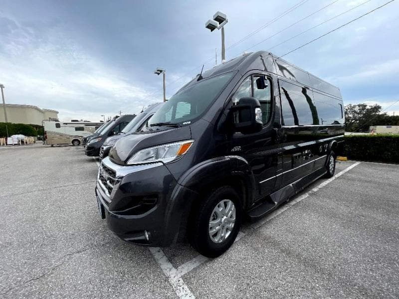 2025 Midwest Automotive Designs 2025 Midwest Automotive Designs Legend - thumbnail 3