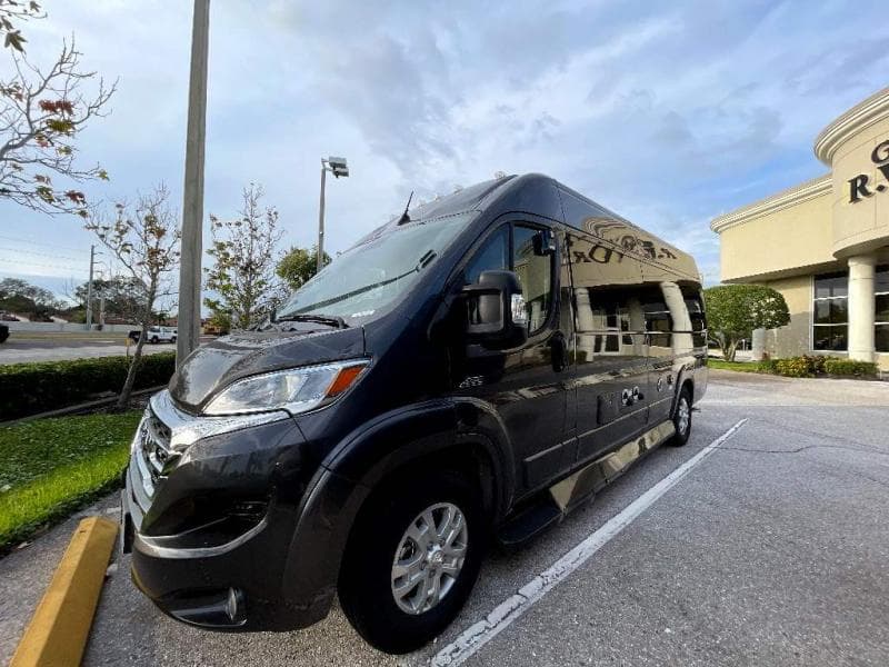 2025 Midwest Automotive Designs 2025 Midwest Automotive Designs Legend - thumbnail 3