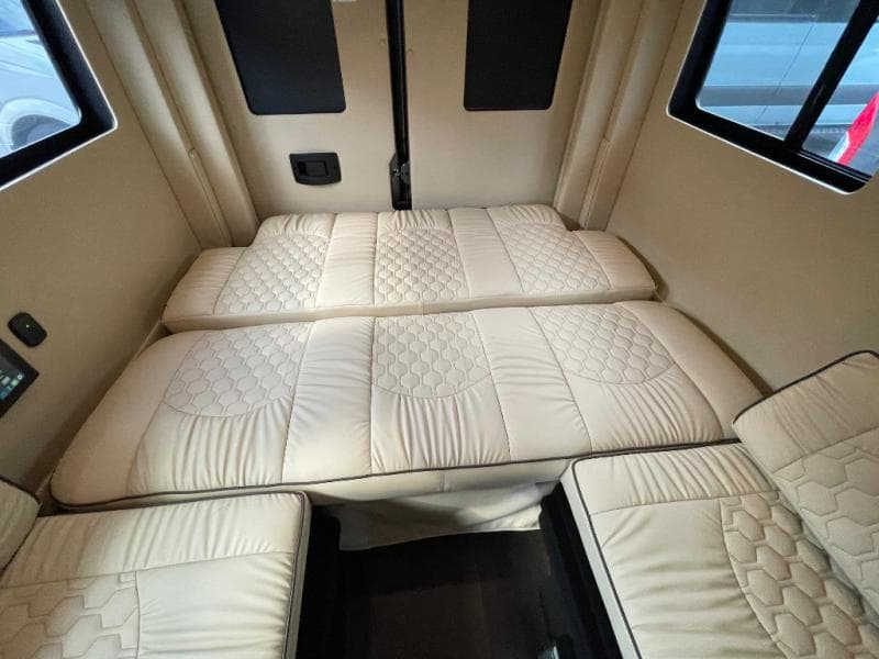 2025 Midwest Automotive Designs 2025 Midwest Automotive Designs Legend - thumbnail 25