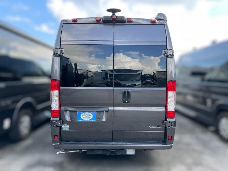 2025 Midwest Automotive Designs 2025 Midwest Automotive Designs Legend - thumbnail 5