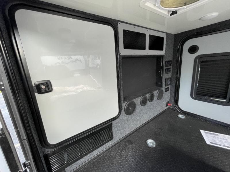 2024 Encore RV 2024 Encore RV ROG - thumbnail 18