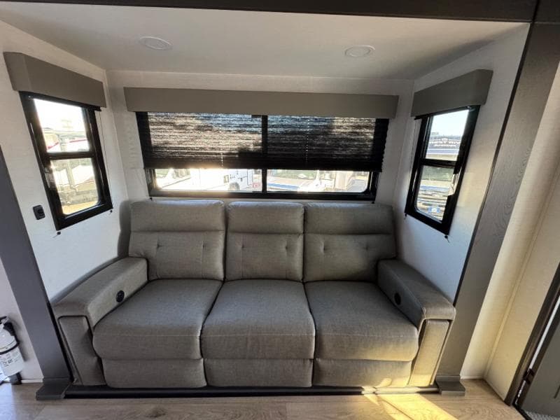 2026 Alliance RV 2026 Alliance RV Valor - thumbnail 12