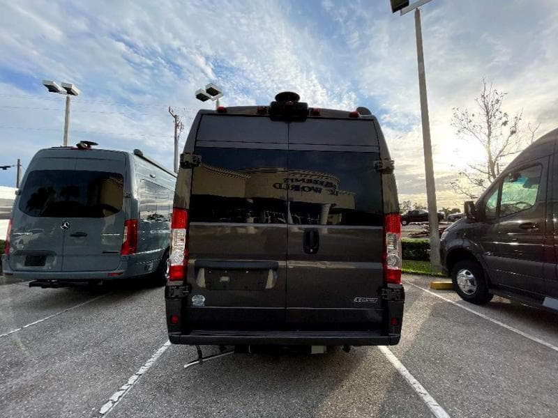 2025 Midwest Automotive Designs 2025 Midwest Automotive Designs Legend - thumbnail 8