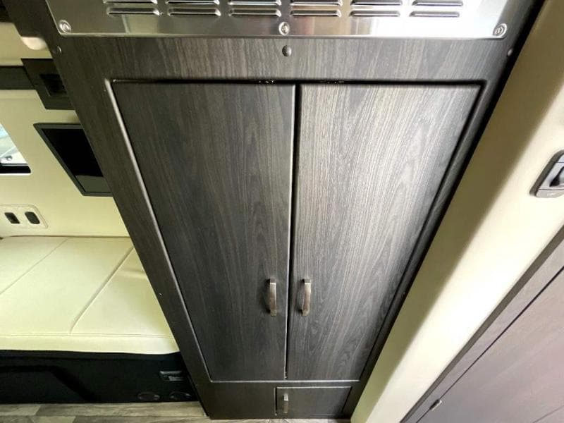 2025 Midwest Automotive Designs 2025 Midwest Automotive Designs Legend - thumbnail 14