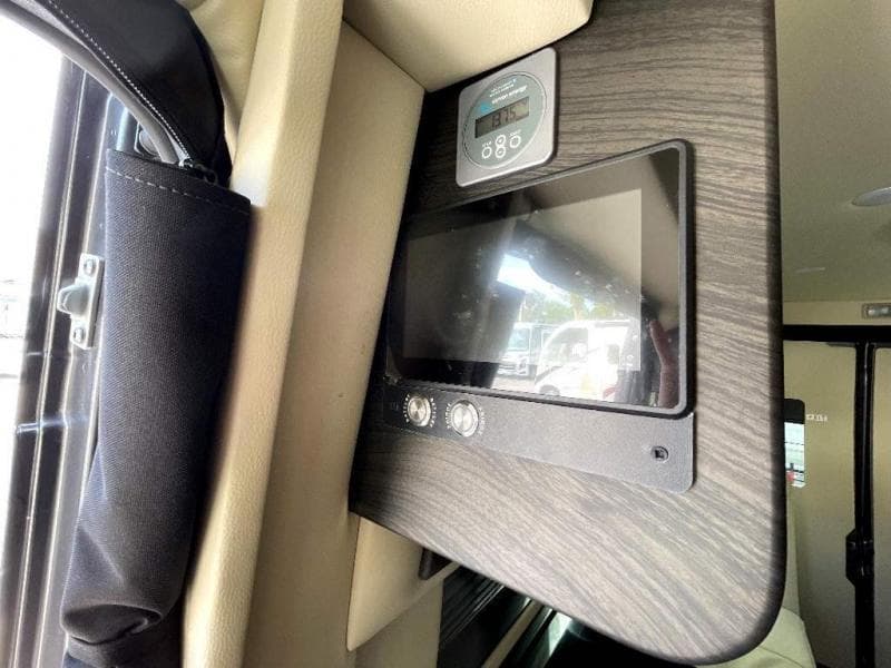 2025 Midwest Automotive Designs 2025 Midwest Automotive Designs Legend - thumbnail 22