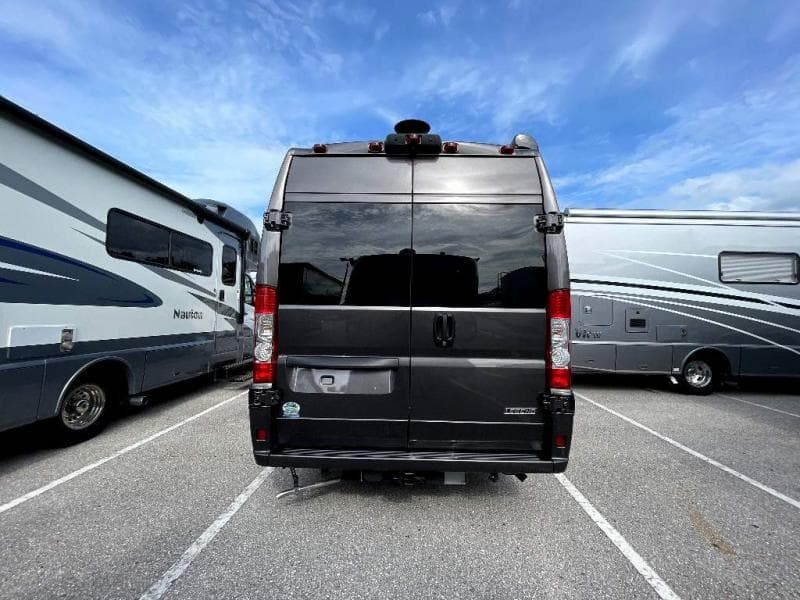 2025 Midwest Automotive Designs 2025 Midwest Automotive Designs Legend - thumbnail 5