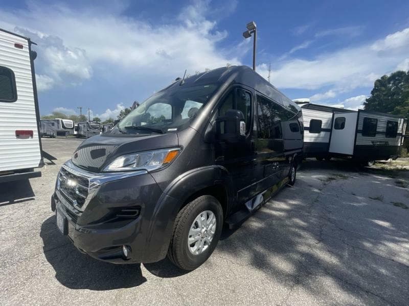 2025 Midwest Automotive Designs 2025 Midwest Automotive Designs Legend - thumbnail 3