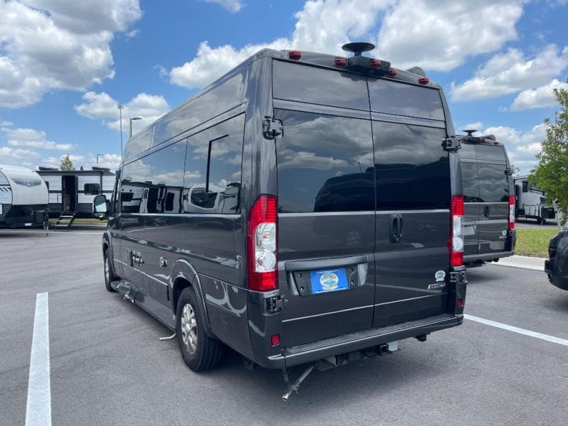 2025 Midwest Automotive Designs 2025 Midwest Automotive Designs Legend - thumbnail 4