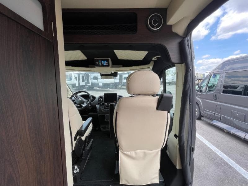 2025 Midwest Automotive Designs 2025 Midwest Automotive Designs Legend - thumbnail 9