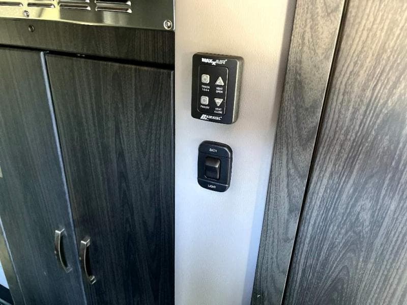 2025 Midwest Automotive Designs 2025 Midwest Automotive Designs Legend - thumbnail 24