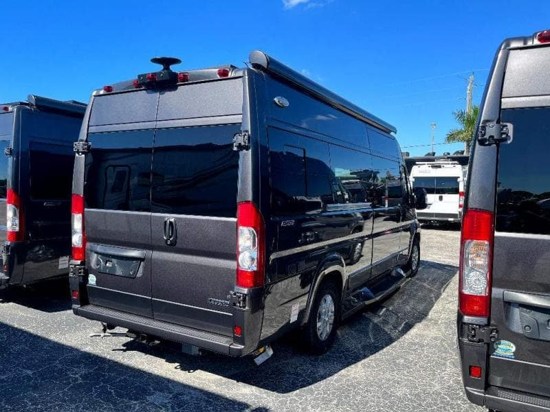 2025 Midwest Automotive Designs 2025 Midwest Automotive Designs Legend - thumbnail 7