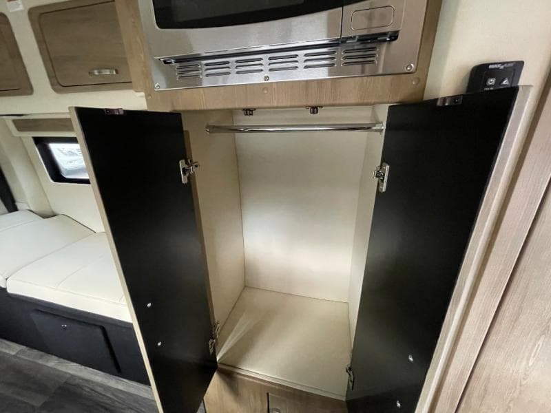 2025 Midwest Automotive Designs 2025 Midwest Automotive Designs Legend - thumbnail 14