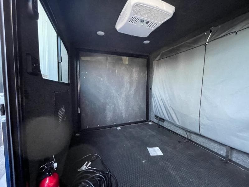 2022 inTech RV 2022 inTech RV Flyer - thumbnail 13