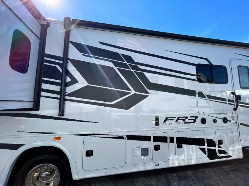 2024 Forest River 2024 Forest River FR3 - thumbnail 17