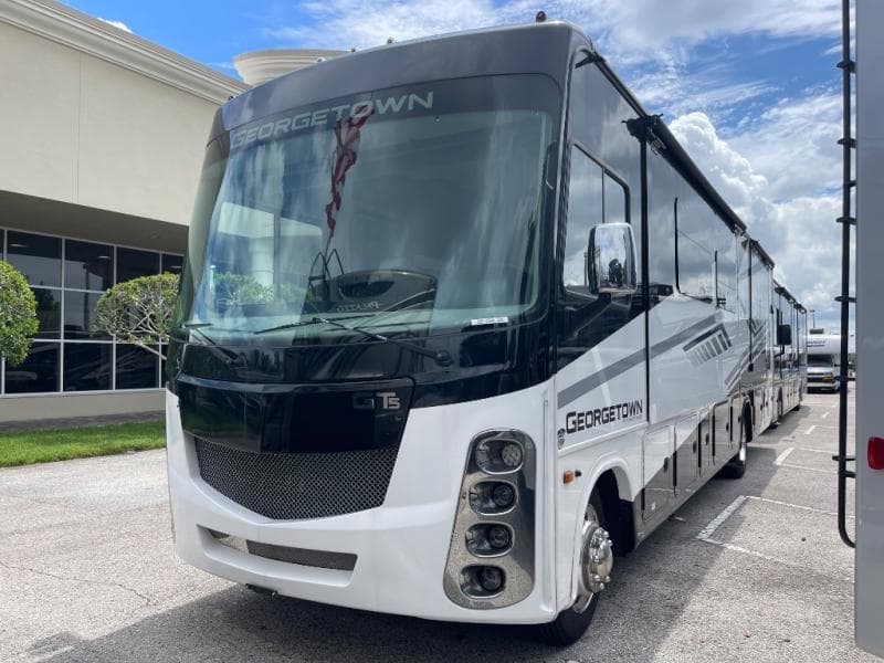 2024 Forest River 2024 Forest River Georgetown - thumbnail 3