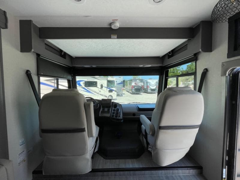 2024 Coachmen 2024 Coachmen Pursuit - thumbnail 11