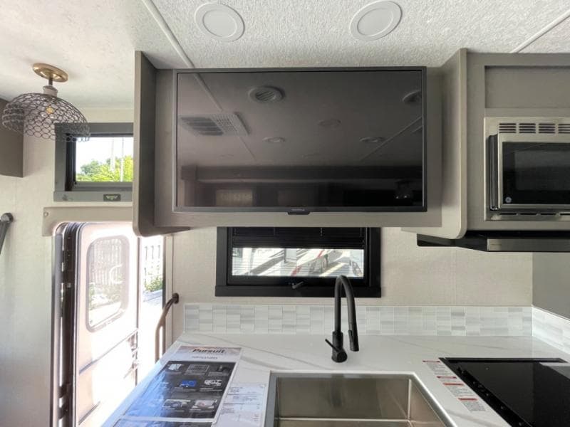 2024 Coachmen 2024 Coachmen Pursuit - thumbnail 20