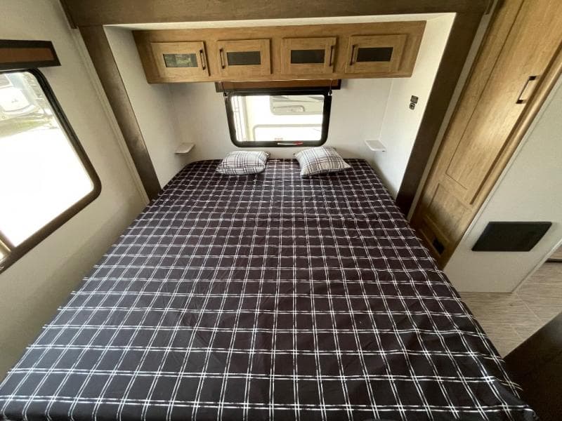 2024 Coachmen 2024 Coachmen Freedom Express - thumbnail 44