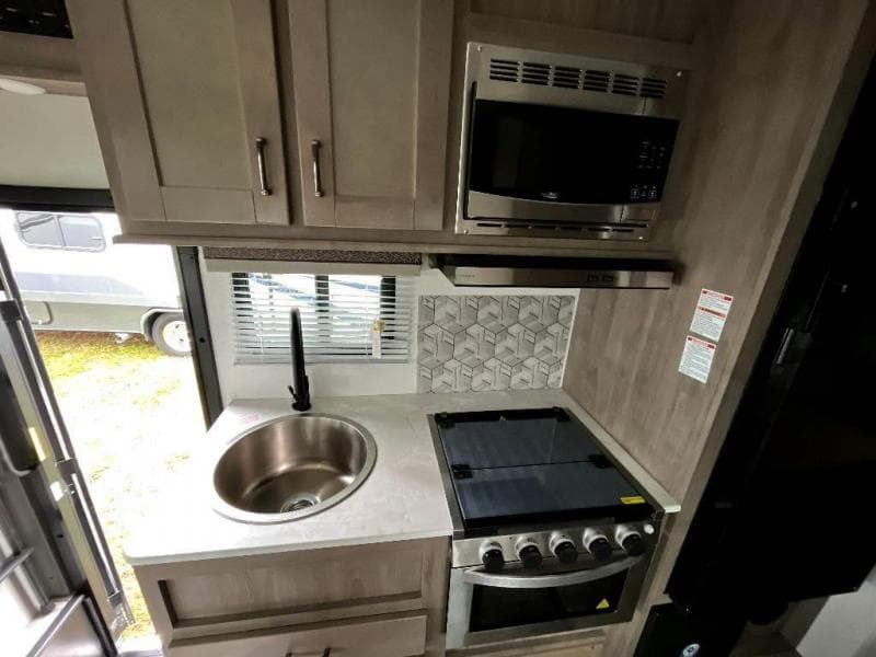 2024 Gulf Stream 2024 Gulf Stream Conquest - thumbnail 22