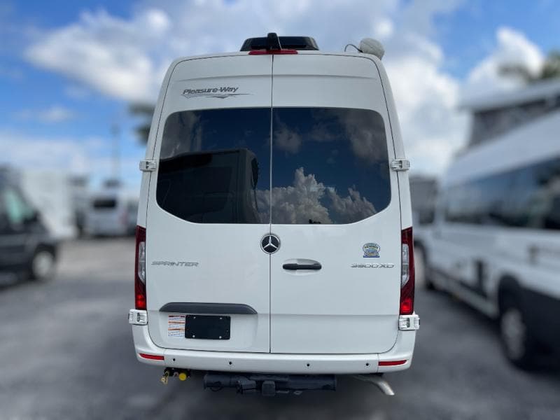 2024 Pleasure-Way 2024 Pleasure-Way Plateau - thumbnail 4