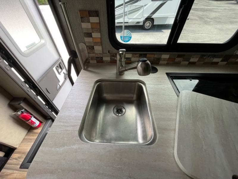 2021 Nexus RV 2021 Nexus RV Phantom - thumbnail 24