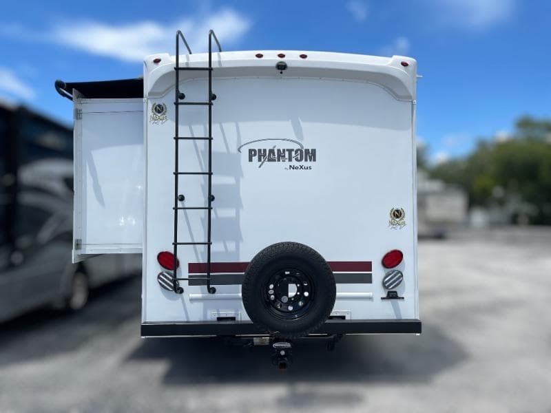 2021 Nexus RV 2021 Nexus RV Phantom - thumbnail 4
