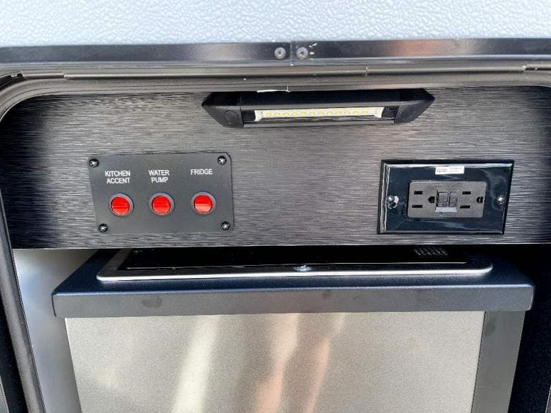 2024 inTech RV 2024 inTech RV Flyer - thumbnail 19