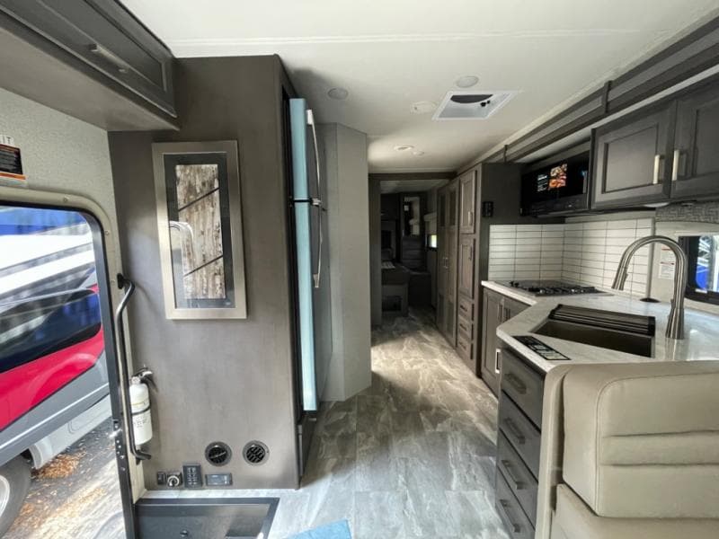 2024 Thor Motor Coach 2024 Thor Motor Coach Omni Trail - thumbnail 17