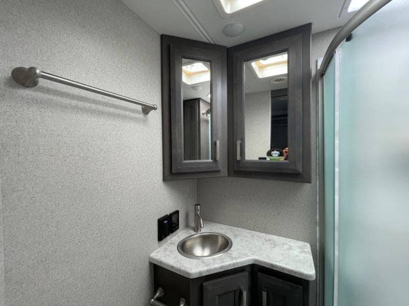 2024 Thor Motor Coach 2024 Thor Motor Coach Omni Trail - thumbnail 28