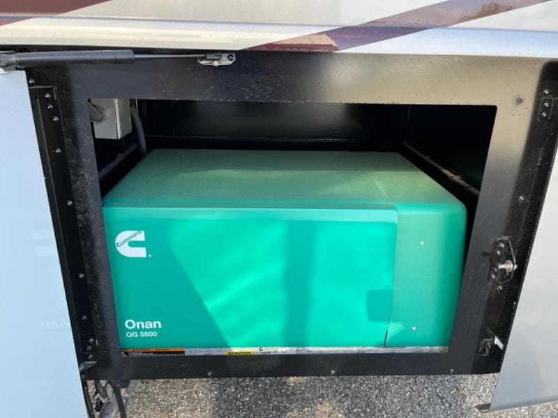 2024 Fleetwood RV 2024 Fleetwood RV Bounder - thumbnail 12