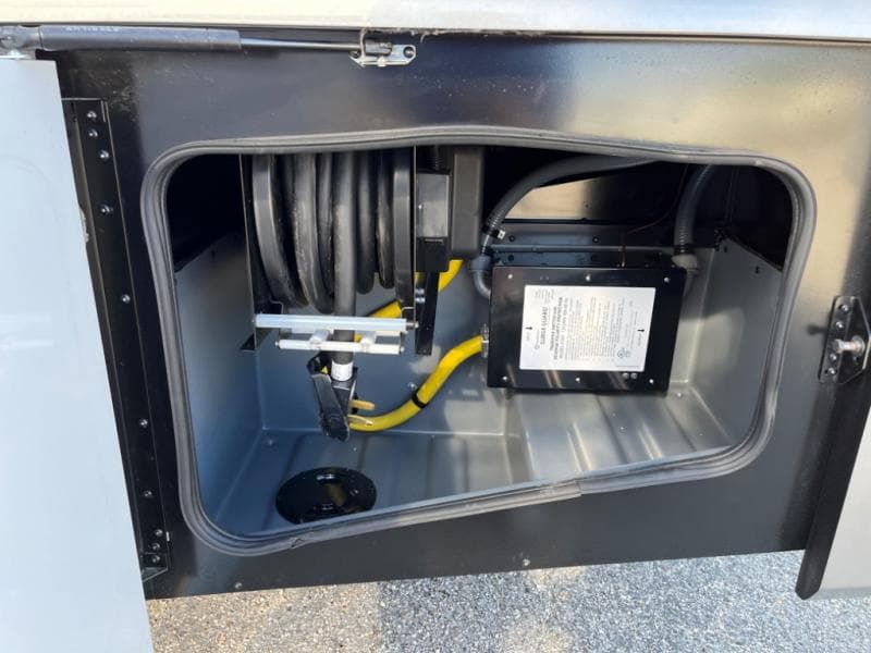 2024 Fleetwood RV 2024 Fleetwood RV Bounder - thumbnail 13