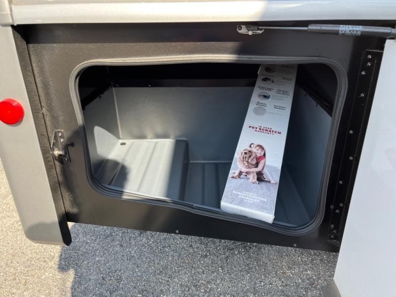 2024 Fleetwood RV 2024 Fleetwood RV Bounder - thumbnail 17