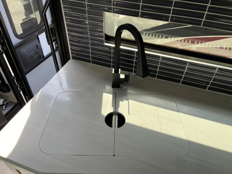 2024 Fleetwood RV 2024 Fleetwood RV Bounder - thumbnail 40