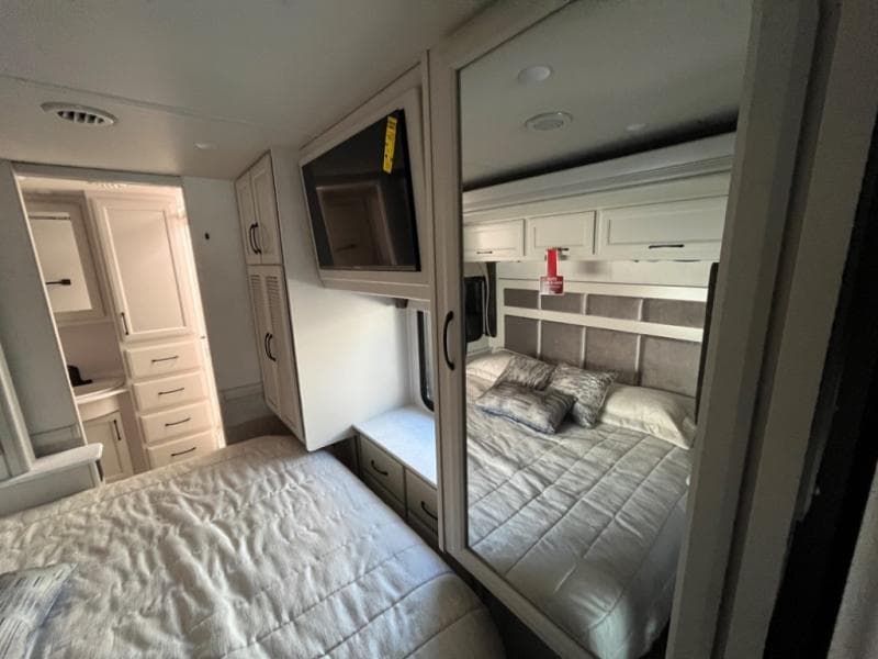 2024 Fleetwood RV 2024 Fleetwood RV Bounder - thumbnail 58