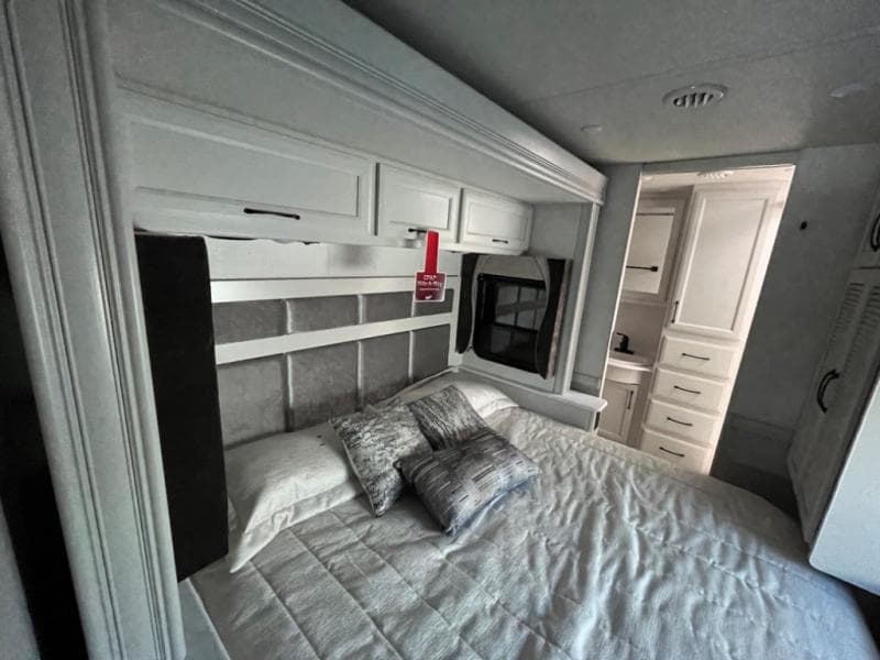 2024 Fleetwood RV 2024 Fleetwood RV Bounder - thumbnail 60