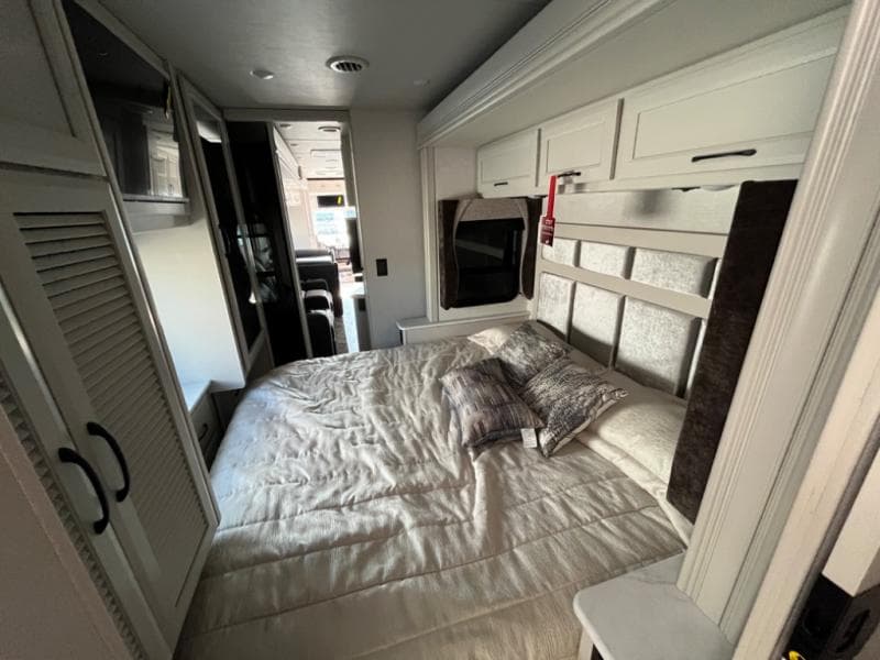 2024 Fleetwood RV 2024 Fleetwood RV Bounder - thumbnail 68