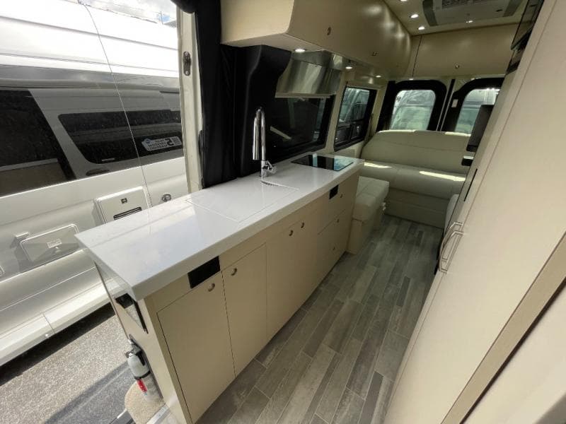 2024 Pleasure-Way 2024 Pleasure-Way Plateau - thumbnail 8