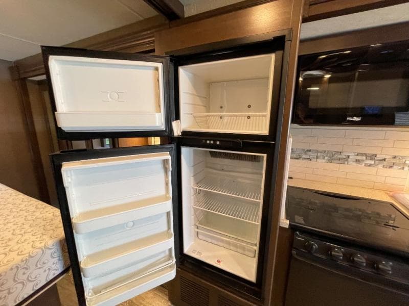 2019 Thor Motor Coach 2019 Thor Motor Coach Hurricane - thumbnail 31