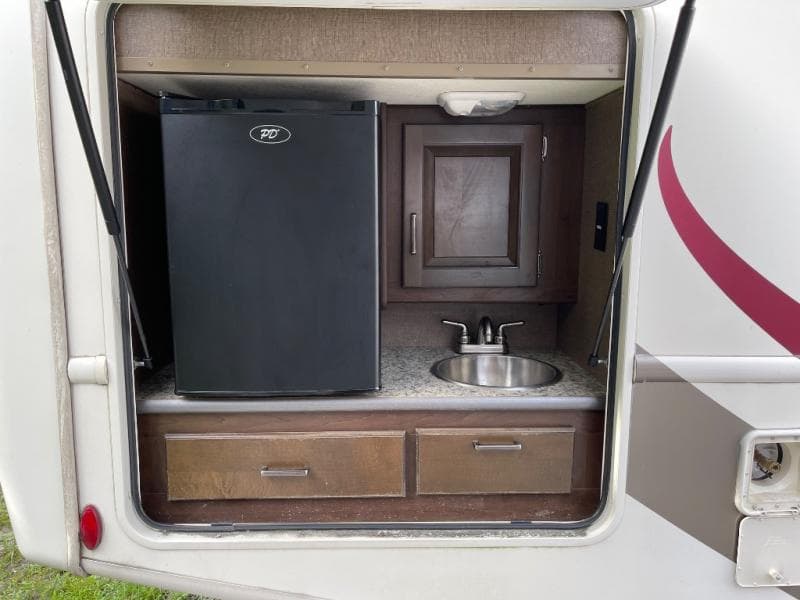 2019 Thor Motor Coach 2019 Thor Motor Coach Hurricane - thumbnail 43