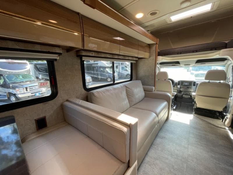 2016 Winnebago 2016 Winnebago View - thumbnail 16