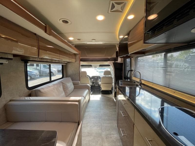 2016 Winnebago 2016 Winnebago View - thumbnail 34