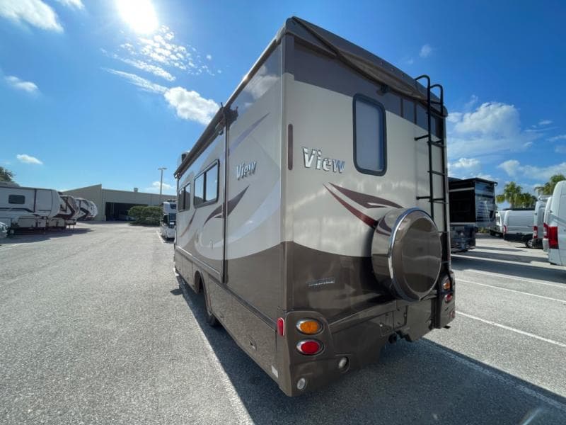 2016 Winnebago 2016 Winnebago View - thumbnail 7