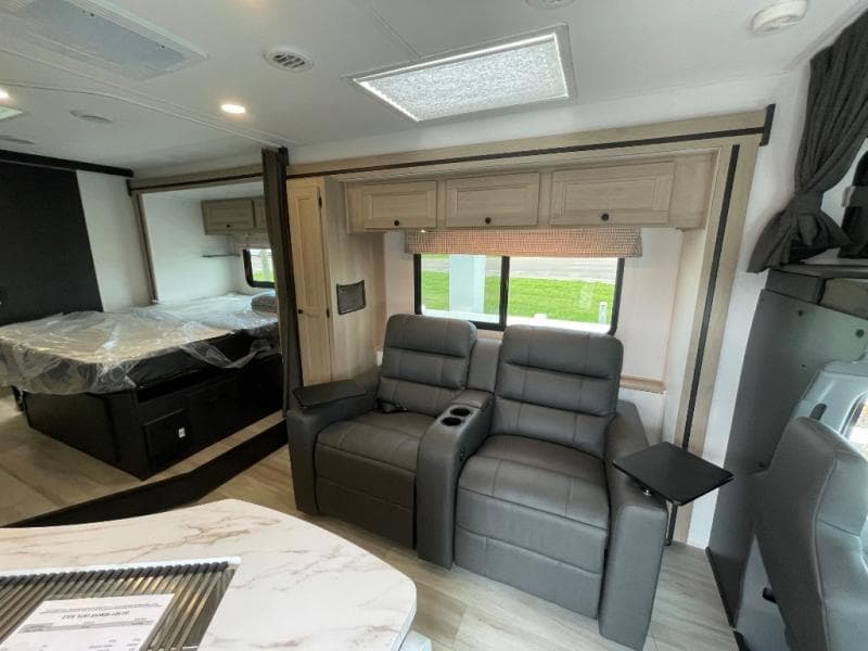 2025 Forest River 2025 Forest River Sunseeker - thumbnail 32