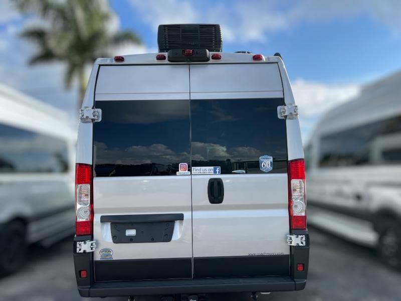 2025 Coachmen 2025 Coachmen Nova - thumbnail 5