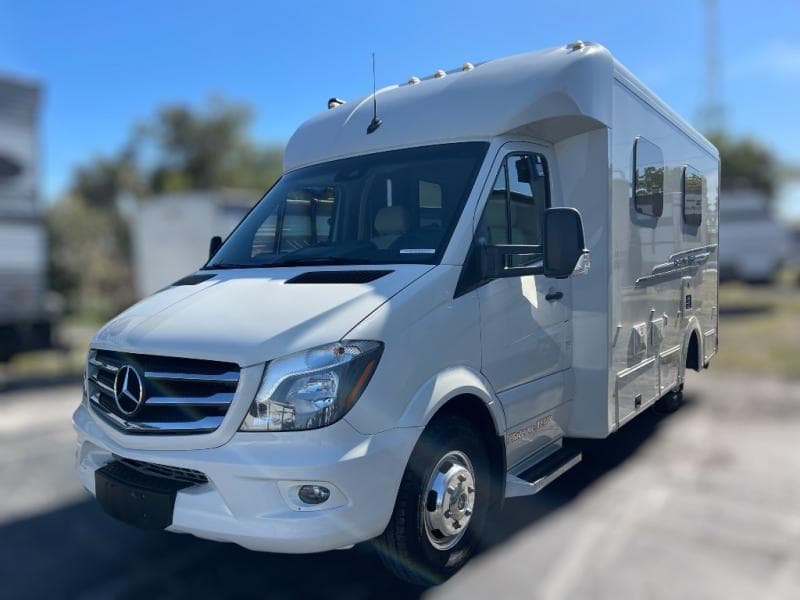 2019 Pleasure-Way 2019 Pleasure-Way Plateau - thumbnail 3