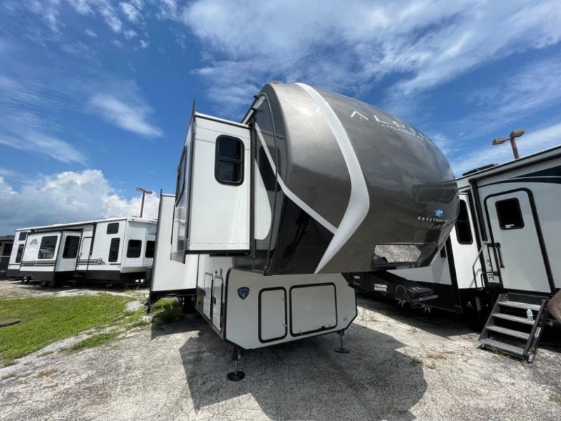 2025 Keystone RV Alpine Avalanche Edition 346FL