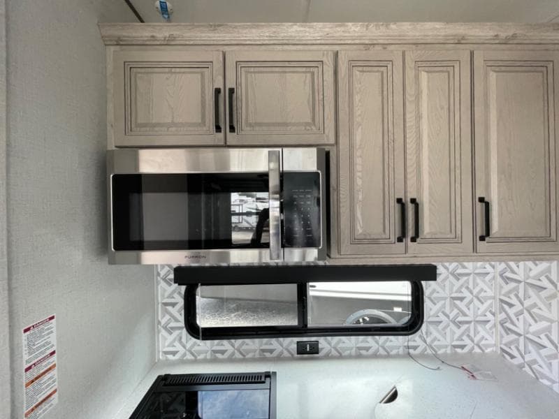 2025 Keystone RV 2025 Keystone RV Alpine Avalanche Edition - thumbnail 17