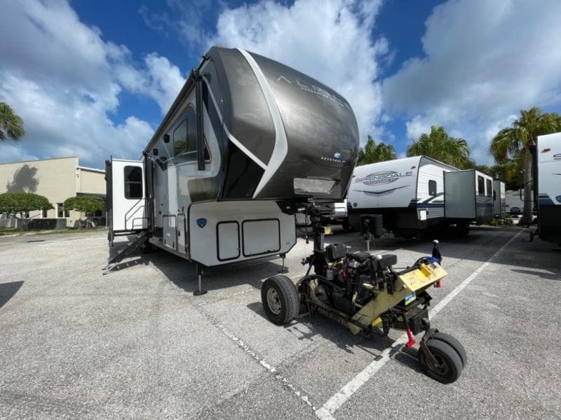 2025 Keystone RV Alpine Avalanche Edition 390DS