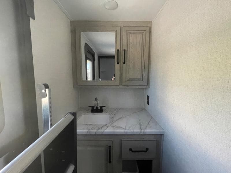 2025 Keystone RV 2025 Keystone RV Alpine Avalanche Edition - thumbnail 23